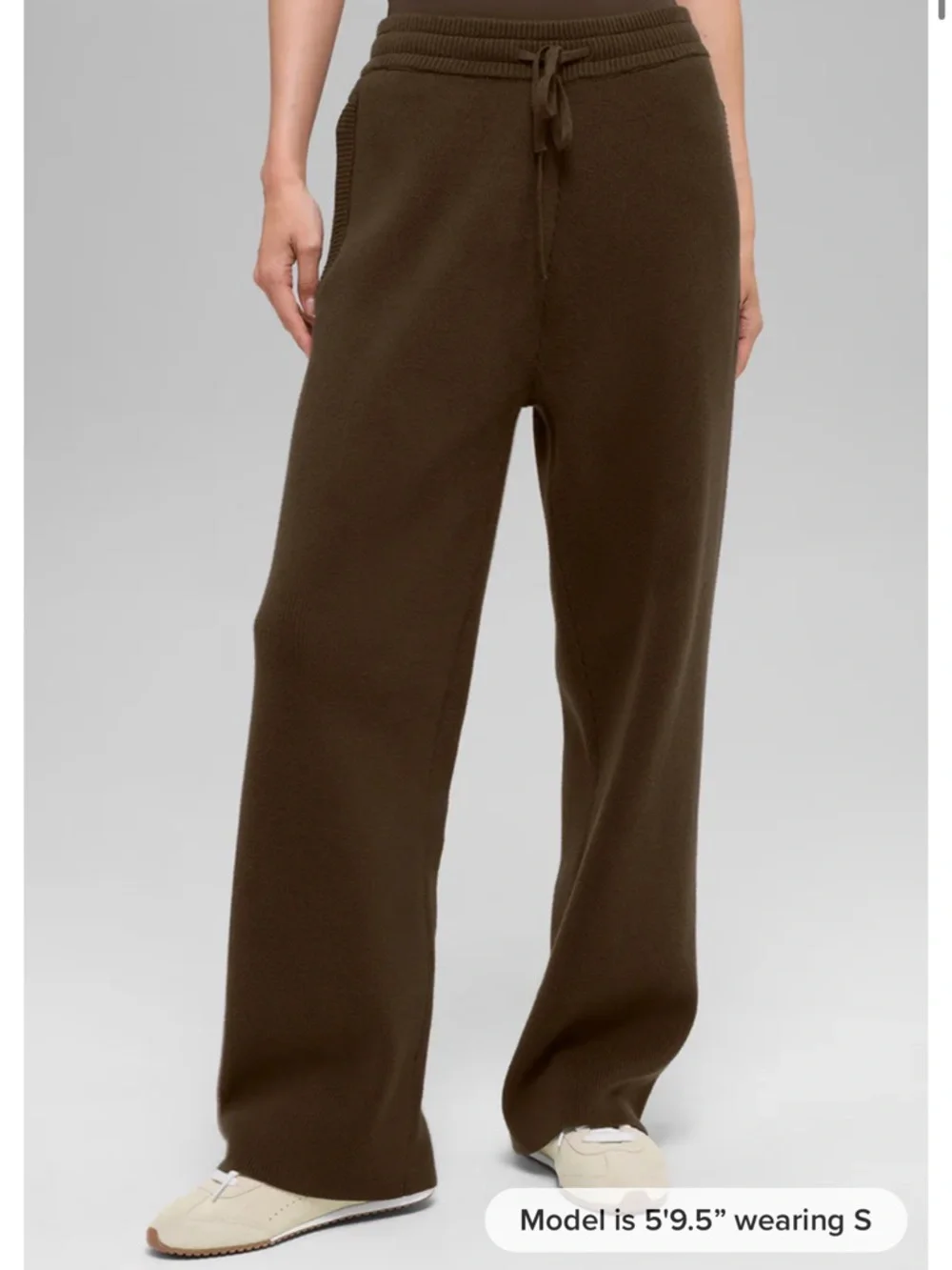 ALO Yoga ribbed lounge pants in brown